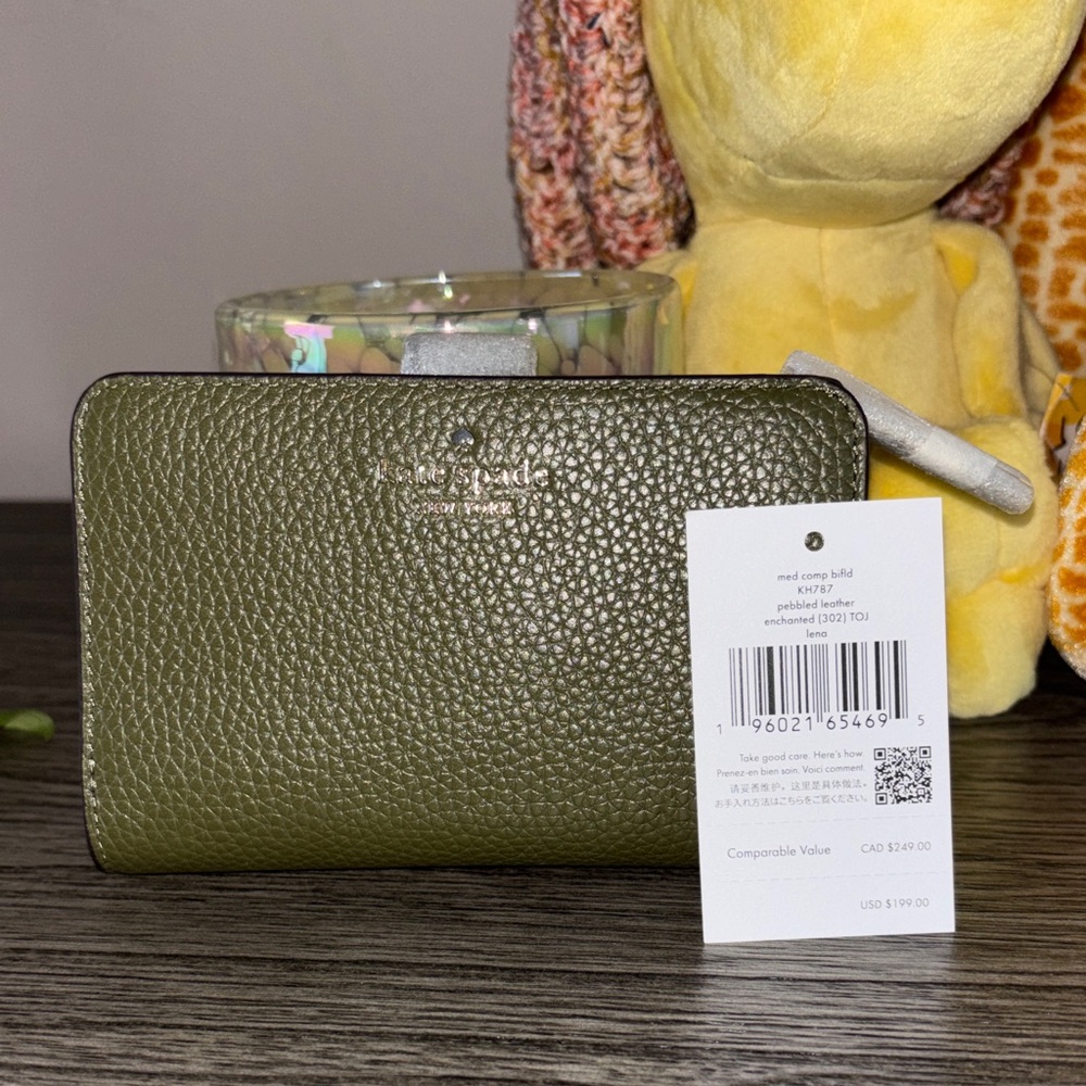 New Kate Spade Lena Medium Compact Bifold Wallet Pebble Leather Enchanted Green